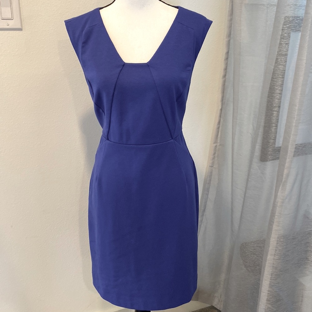 Blue Ann Taylor keyhole back dress